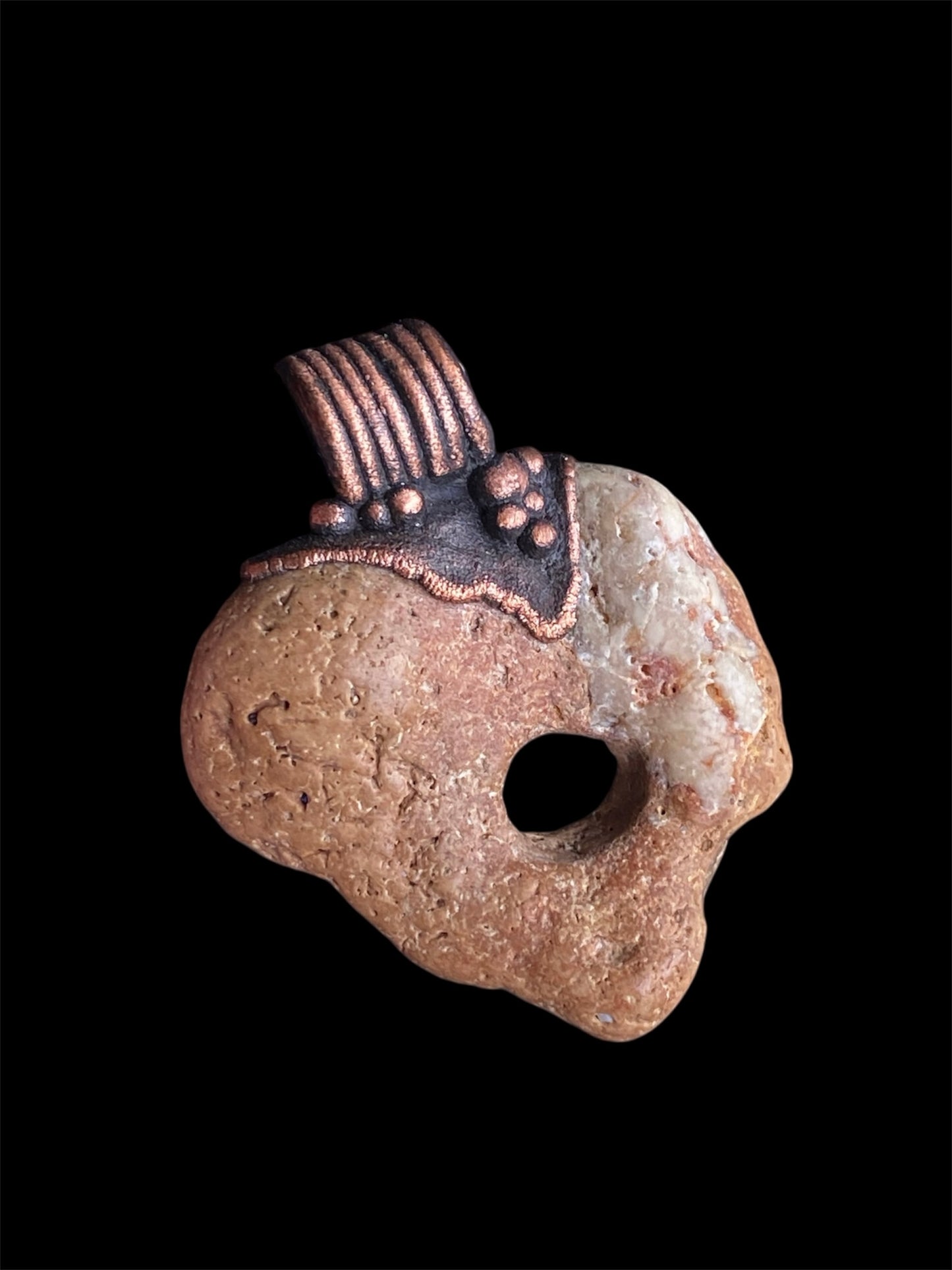 𝐻𝑎𝑔𝑠𝑡𝑜𝑛𝑒 𝑁𝑒𝑐𝑘𝑙𝑎𝑐𝑒 𝐵𝑢𝑙𝑔𝑎𝑟𝑖𝑎𝑛