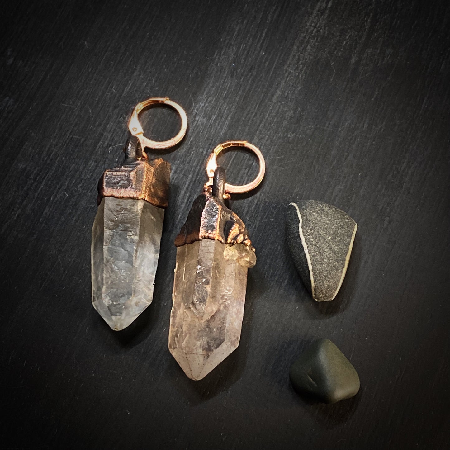 𝑄𝑢𝑎𝑟𝑡𝑧 𝑊𝑒𝑖𝑔ℎ𝑡 𝐸𝑎𝑟𝑟𝑖𝑛𝑔𝑠 𝑀𝑒𝑑𝑖𝑢𝑚