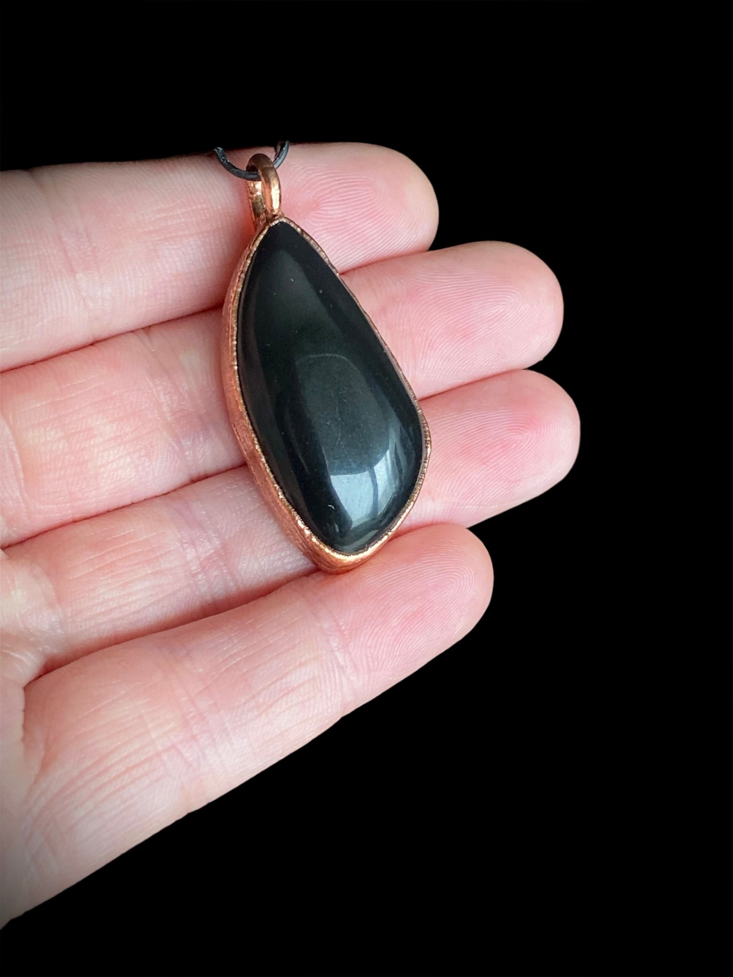 𝑅𝑎𝑖𝑛𝑏𝑜𝑤 𝑂𝑏𝑠𝑖𝑑𝑖𝑎𝑛 𝑁𝑒𝑐𝑘𝑙𝑎𝑐𝑒