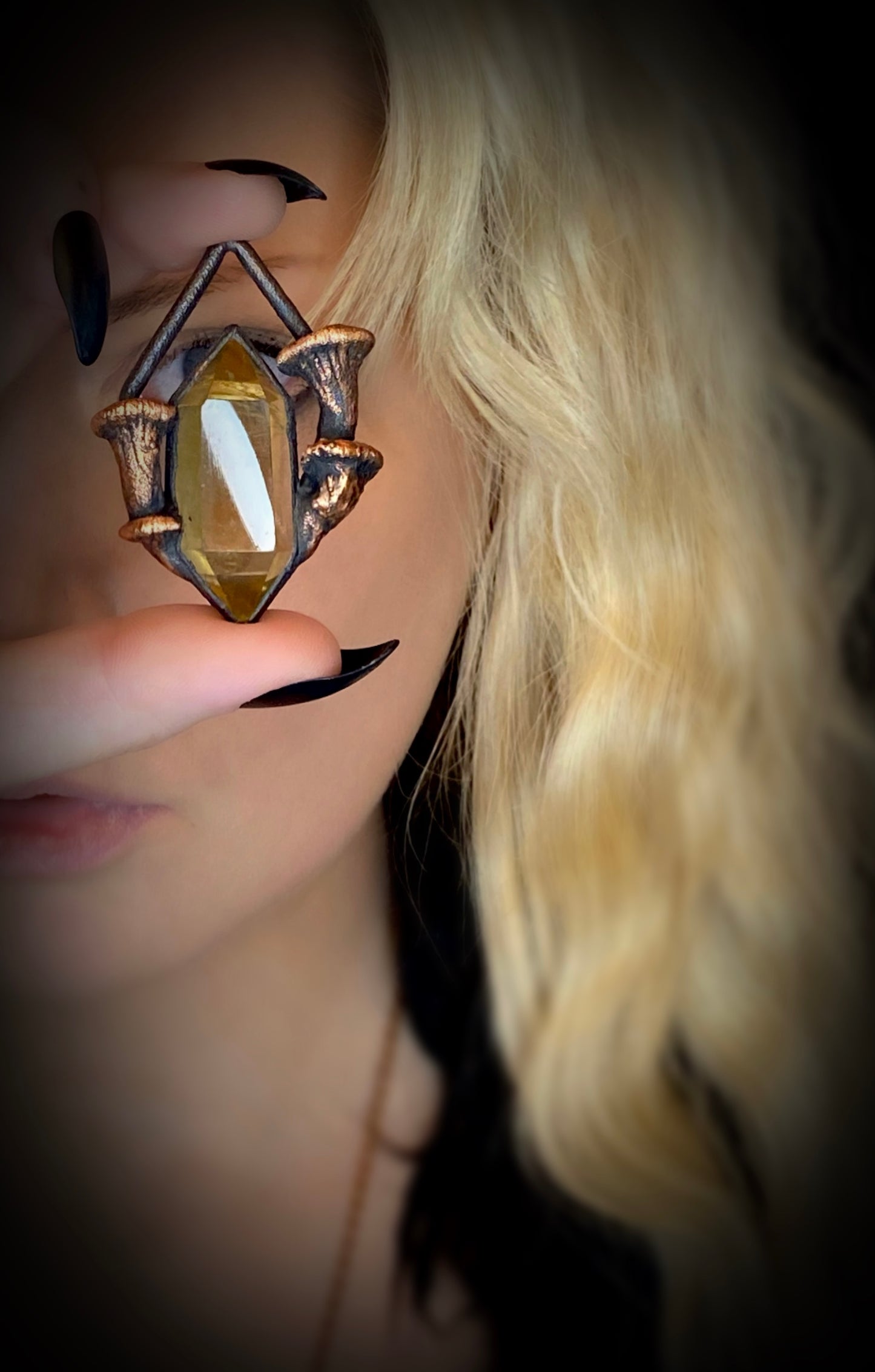 𝐶𝑖𝑡𝑟𝑖𝑛𝑒 𝑀𝑢𝑠ℎ𝑟𝑜𝑜𝑚 𝑁𝑒𝑐𝑘𝑙𝑎𝑐𝑒