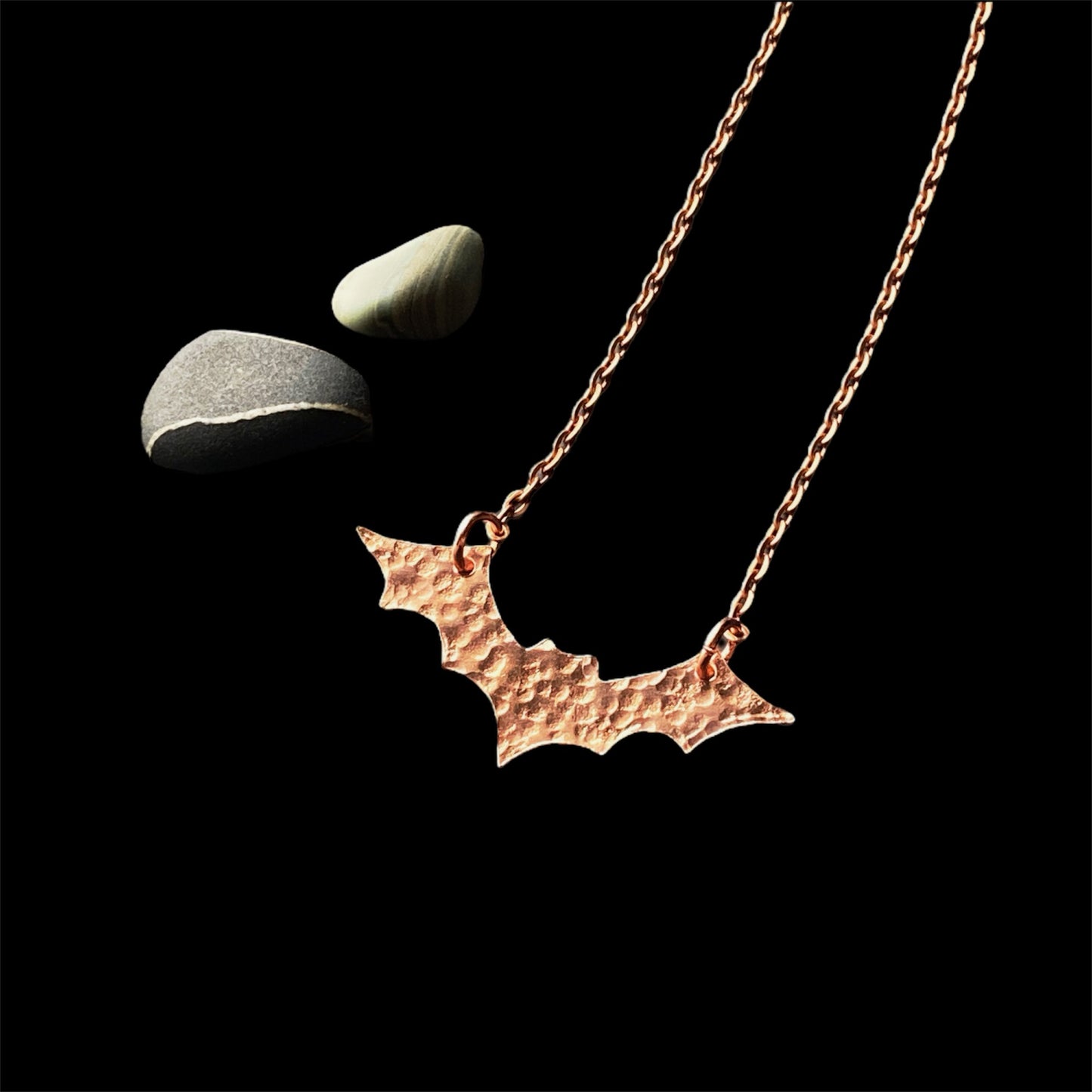 𝐶𝑜𝑝𝑝𝑒𝑟 𝐵𝑎𝑡 𝑁𝑒𝑐𝑘𝑙𝑎𝑐𝑒