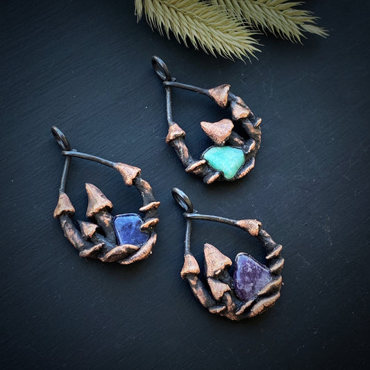 𝑆𝑐𝑢𝑙𝑝𝑡𝑒𝑑 𝑀𝑢𝑠ℎ𝑟𝑜𝑜𝑚 𝑁𝑒𝑐𝑘𝑙𝑎𝑐𝑒