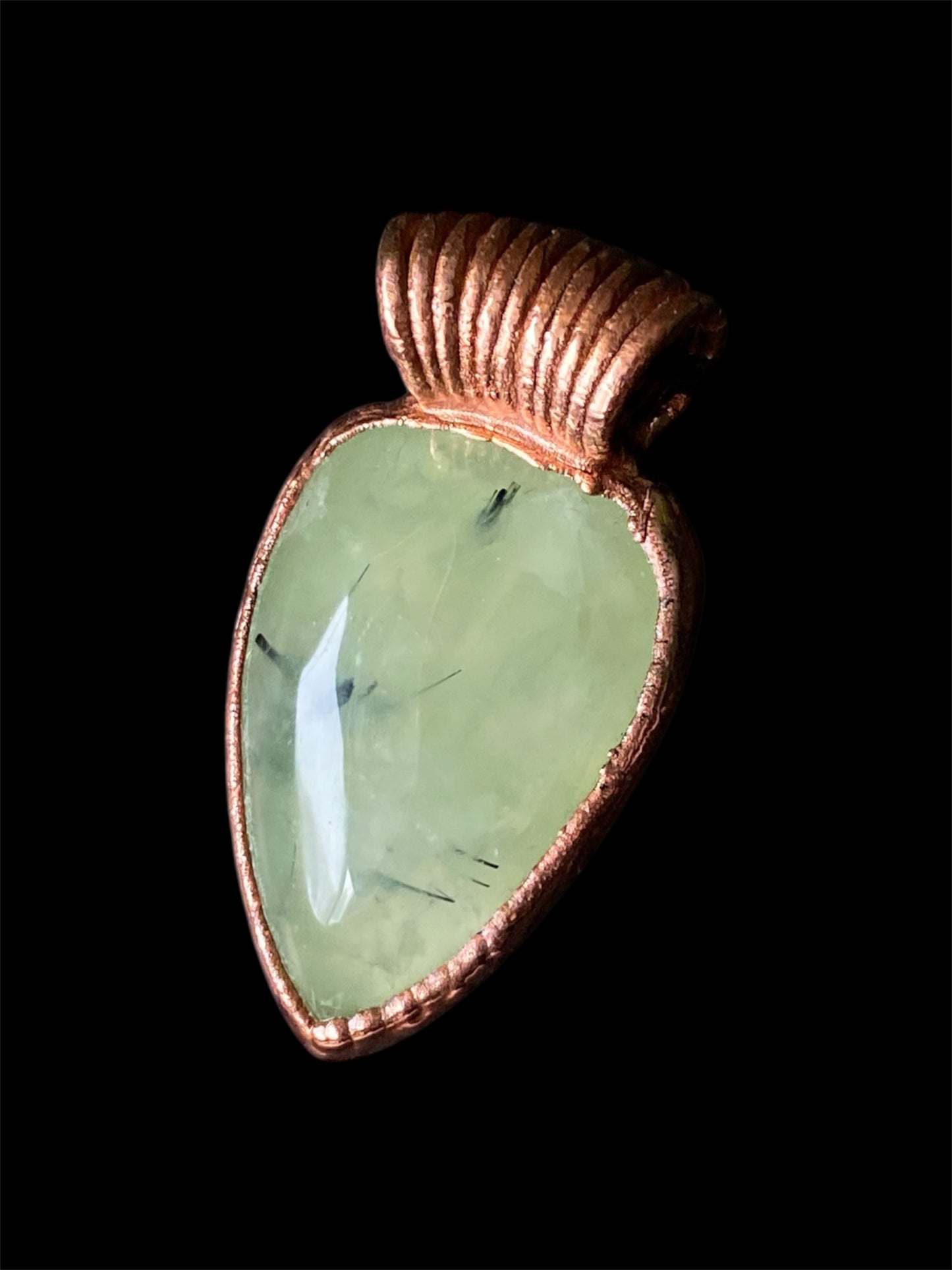 𝑃𝑟𝑒ℎ𝑛𝑖𝑡𝑒 𝑃𝑒𝑛𝑑𝑎𝑛𝑡 𝑁𝑒𝑐𝑘𝑙𝑎𝑐𝑒