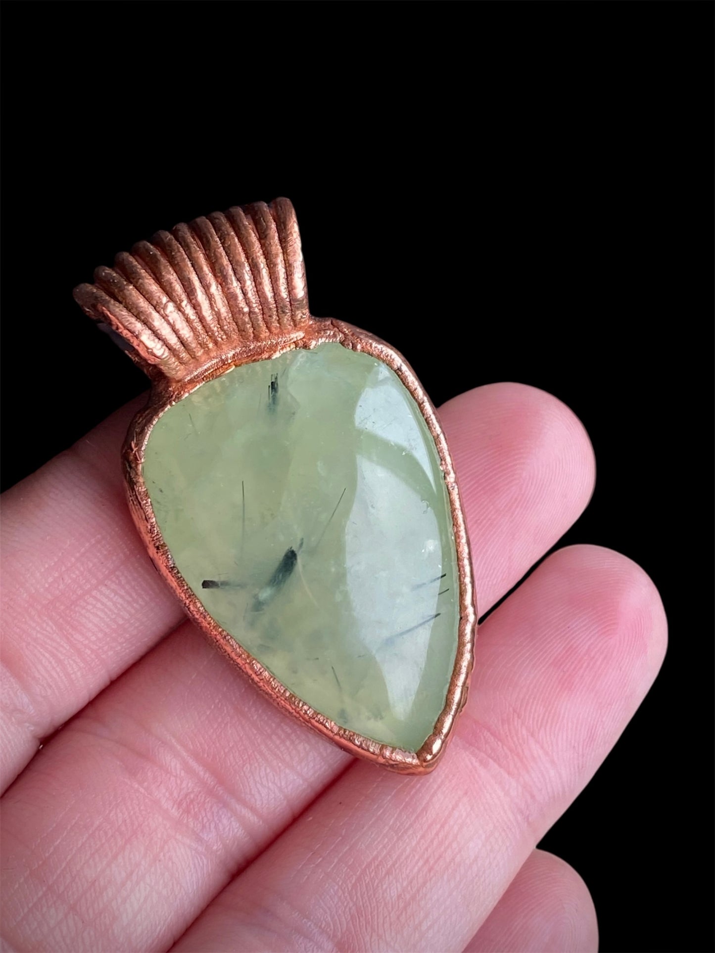 𝑃𝑟𝑒ℎ𝑛𝑖𝑡𝑒 𝑃𝑒𝑛𝑑𝑎𝑛𝑡 𝑁𝑒𝑐𝑘𝑙𝑎𝑐𝑒