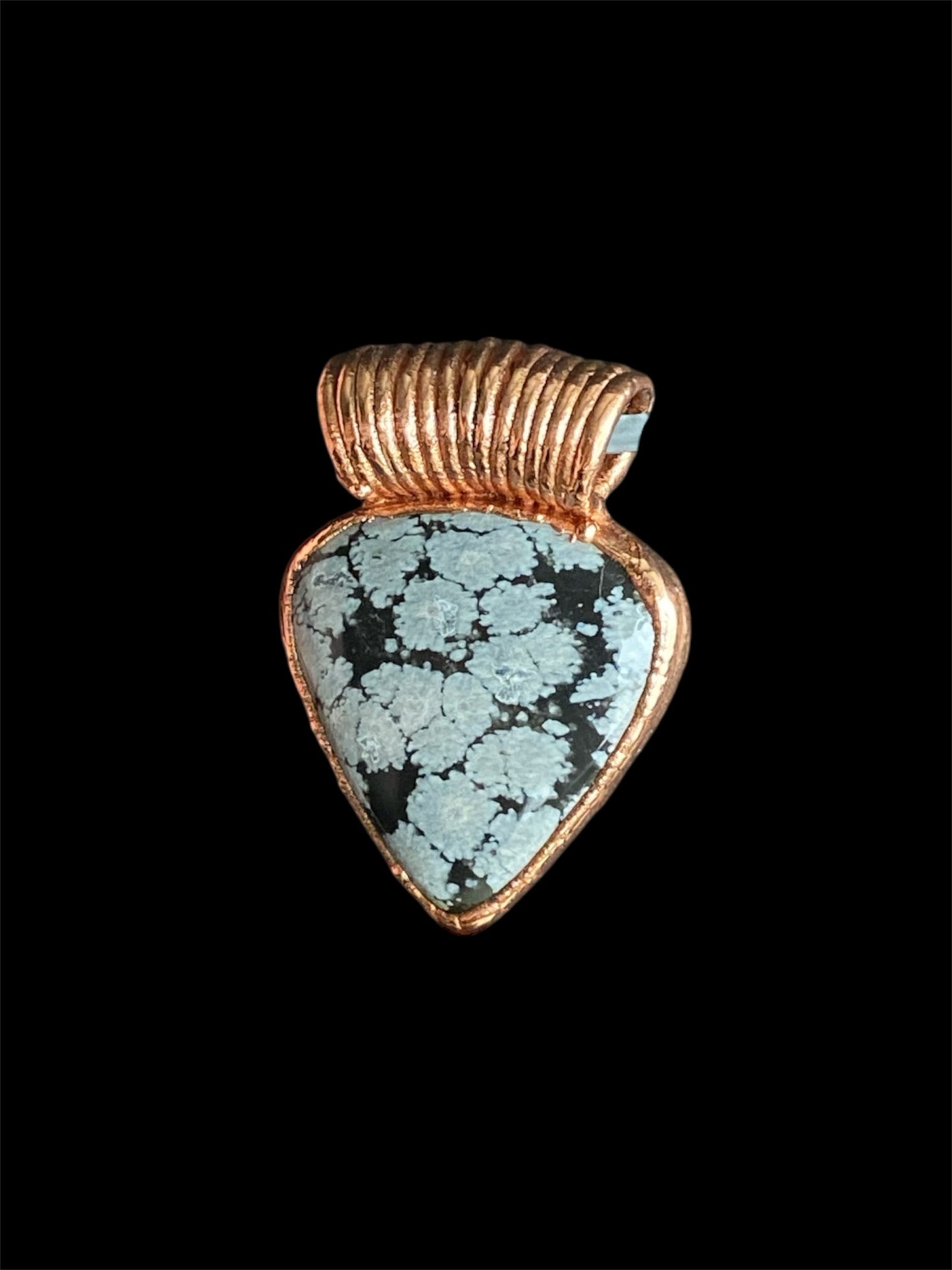 𝑆𝑛𝑜𝑤𝑓𝑙𝑎𝑘𝑒 𝑂𝑏𝑠𝑖𝑑𝑖𝑎𝑛 𝑁𝑒𝑐𝑘𝑙𝑎𝑐𝑒