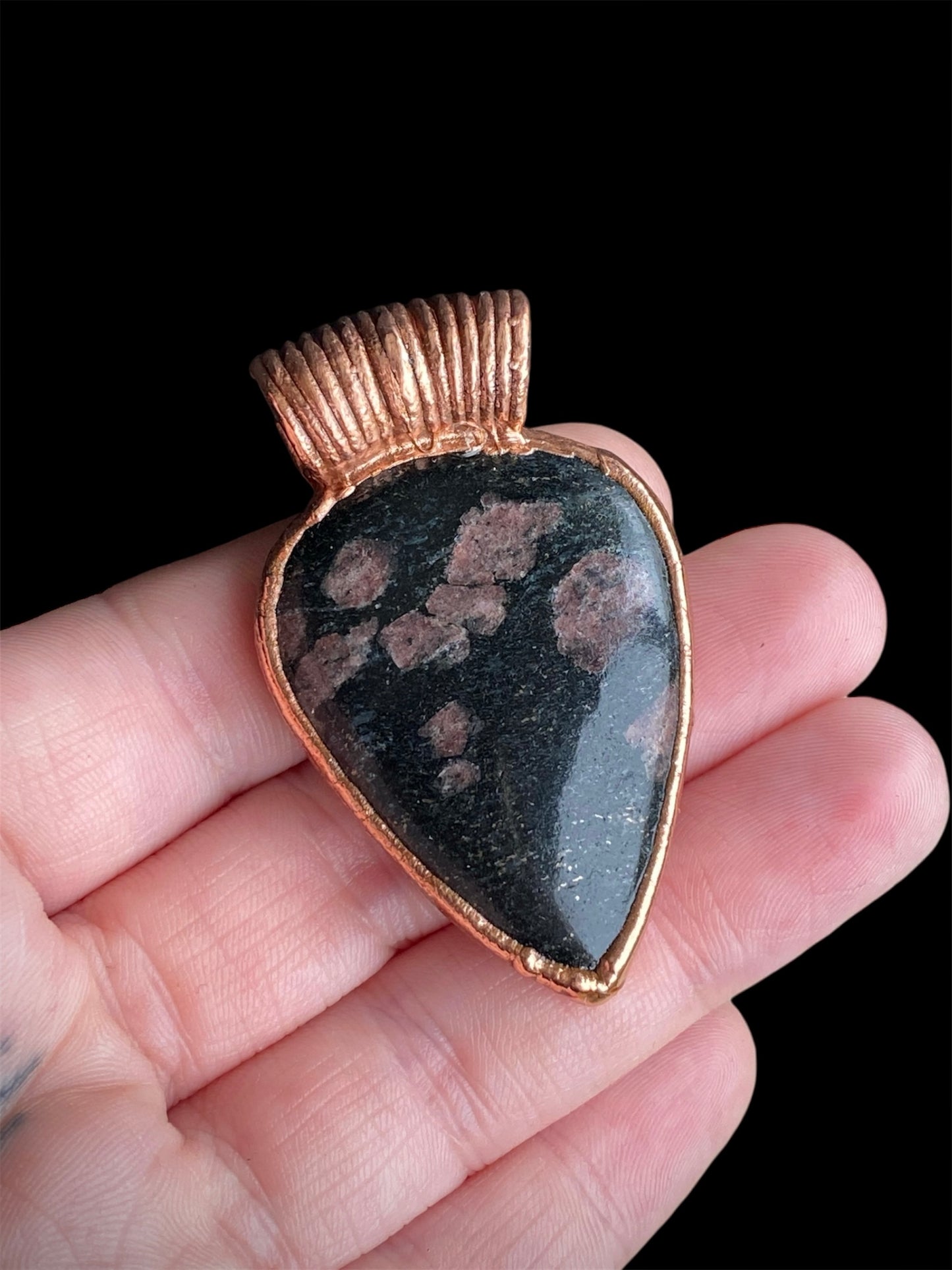 𝑅𝑢𝑏𝑦 𝐹𝑎𝑙𝑙 𝑃𝑒𝑛𝑑𝑎𝑛𝑡 𝑁𝑒𝑐𝑘𝑙𝑎𝑐𝑒